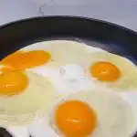 quando-salgar-os-ovos-mexidos-a-gema-permanece-liquida-e.jpg