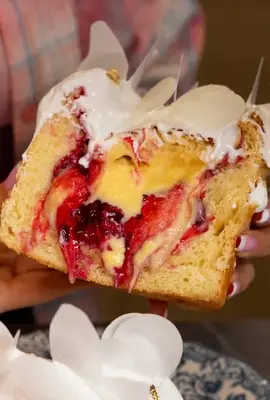 Paska com creme e cerejas - como fazer bolos tenros e fofos