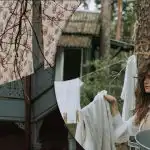 O sol e a corda estragam as toalhas: como secar corretamente a roupa no exterior O sol e a corda estragam as toalhas: como secar